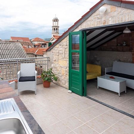 Guesthouse Nina Kaštel Novi エクステリア 写真