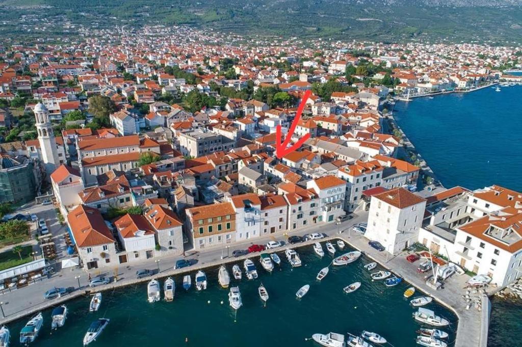 Guesthouse Nina Kaštel Novi エクステリア 写真
